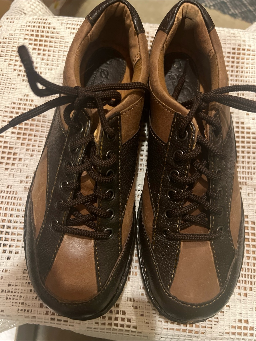 Born concept women’s size 71/2 adorable retro woman’s shoe I fun addition